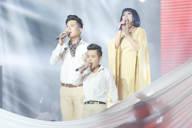 Chung kết 1 The Voice 2017: Ali Hoàng Dương khiến khán giả rơi nước mắt ảnh 4